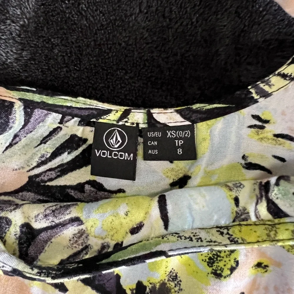 VOLCOM BLOUSE - Picture 2 of 2
